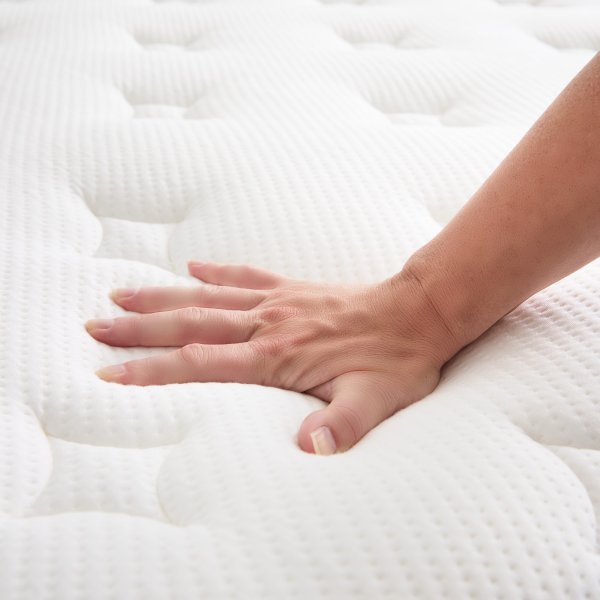 Weekender 11-Inch Euro Top Hybrid Mattress